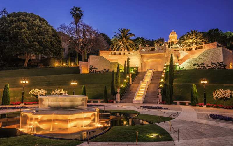 Illuminating Garden Structures