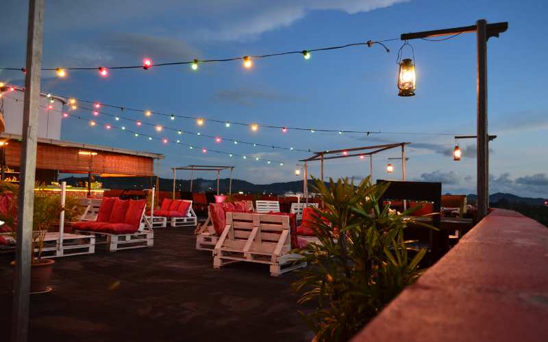 : Rooftop Lounges
